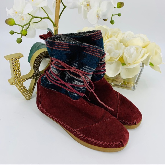 TOMS Boots - Picture 3 of 8